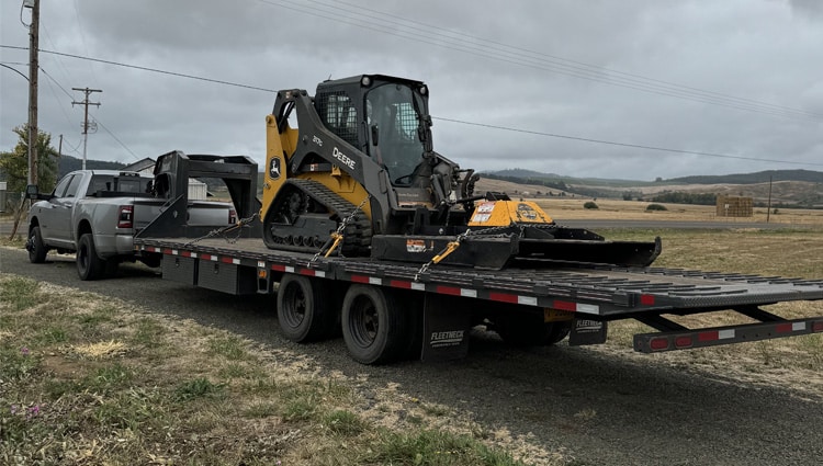 Diamond C 30 ft x 102 ft Goose Neck Trailer FMAX212